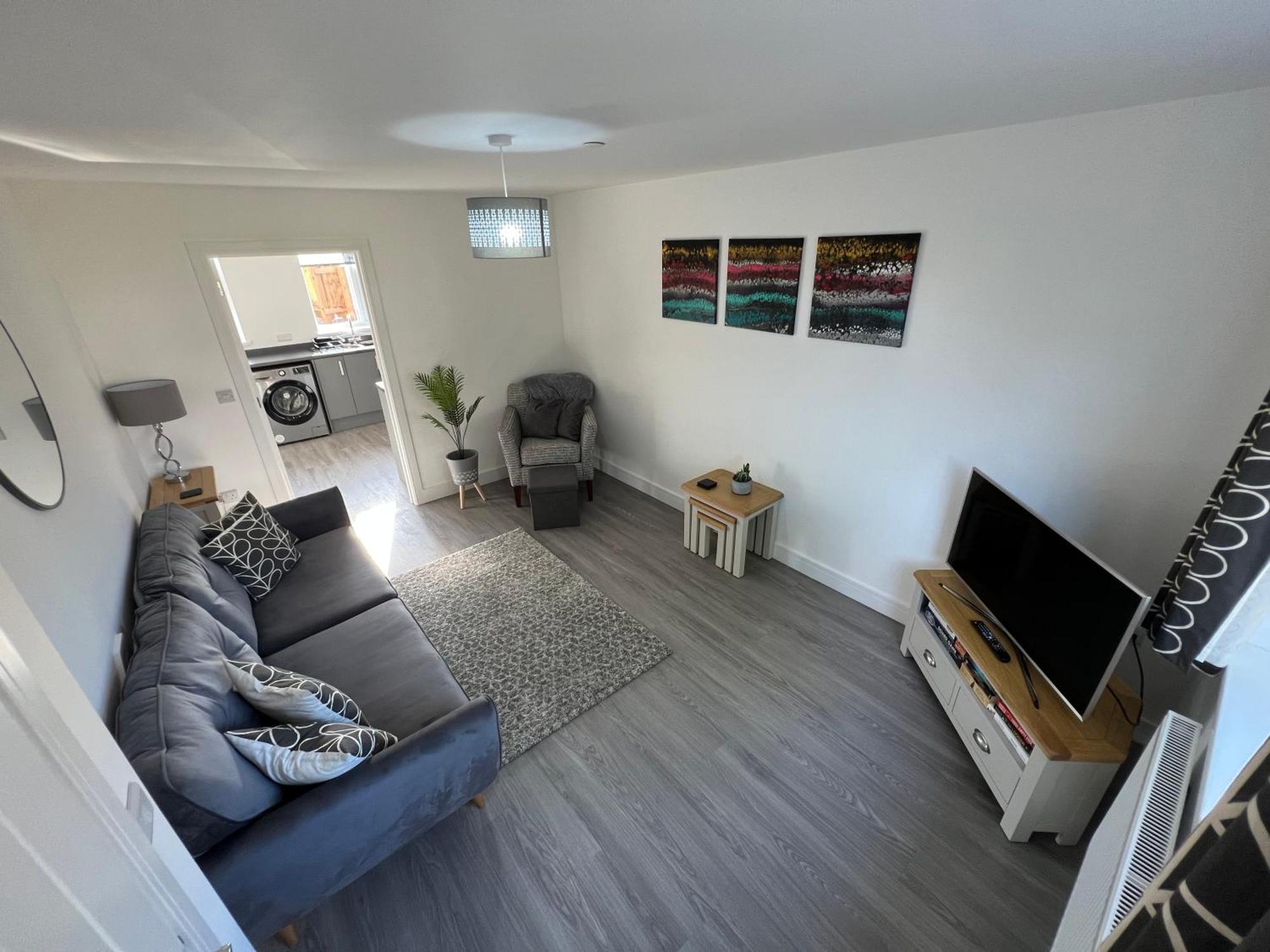 Modern, Two Double Bedroom House With Free Parking Chepstow Buitenkant foto