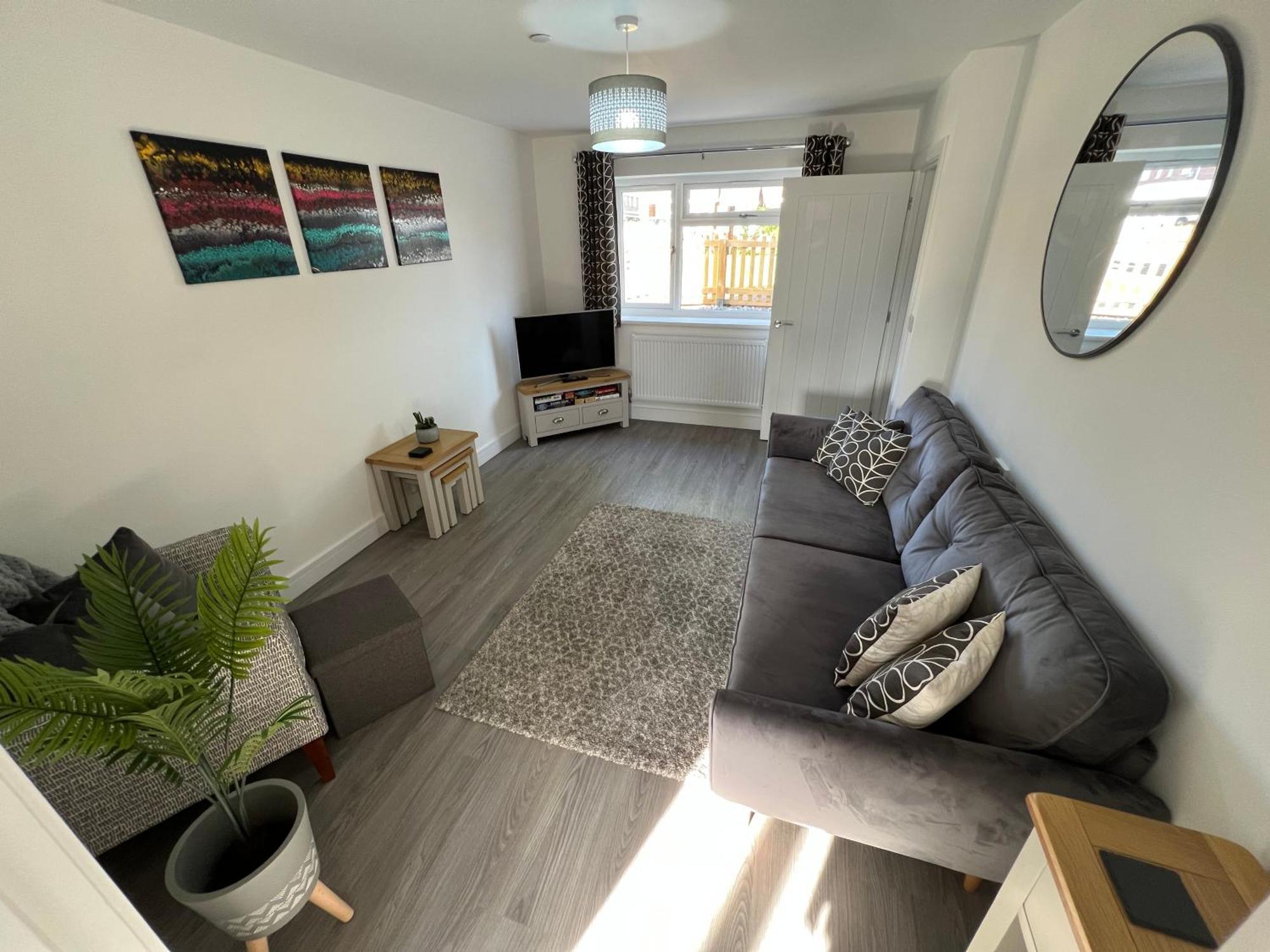 Modern, Two Double Bedroom House With Free Parking Chepstow Buitenkant foto