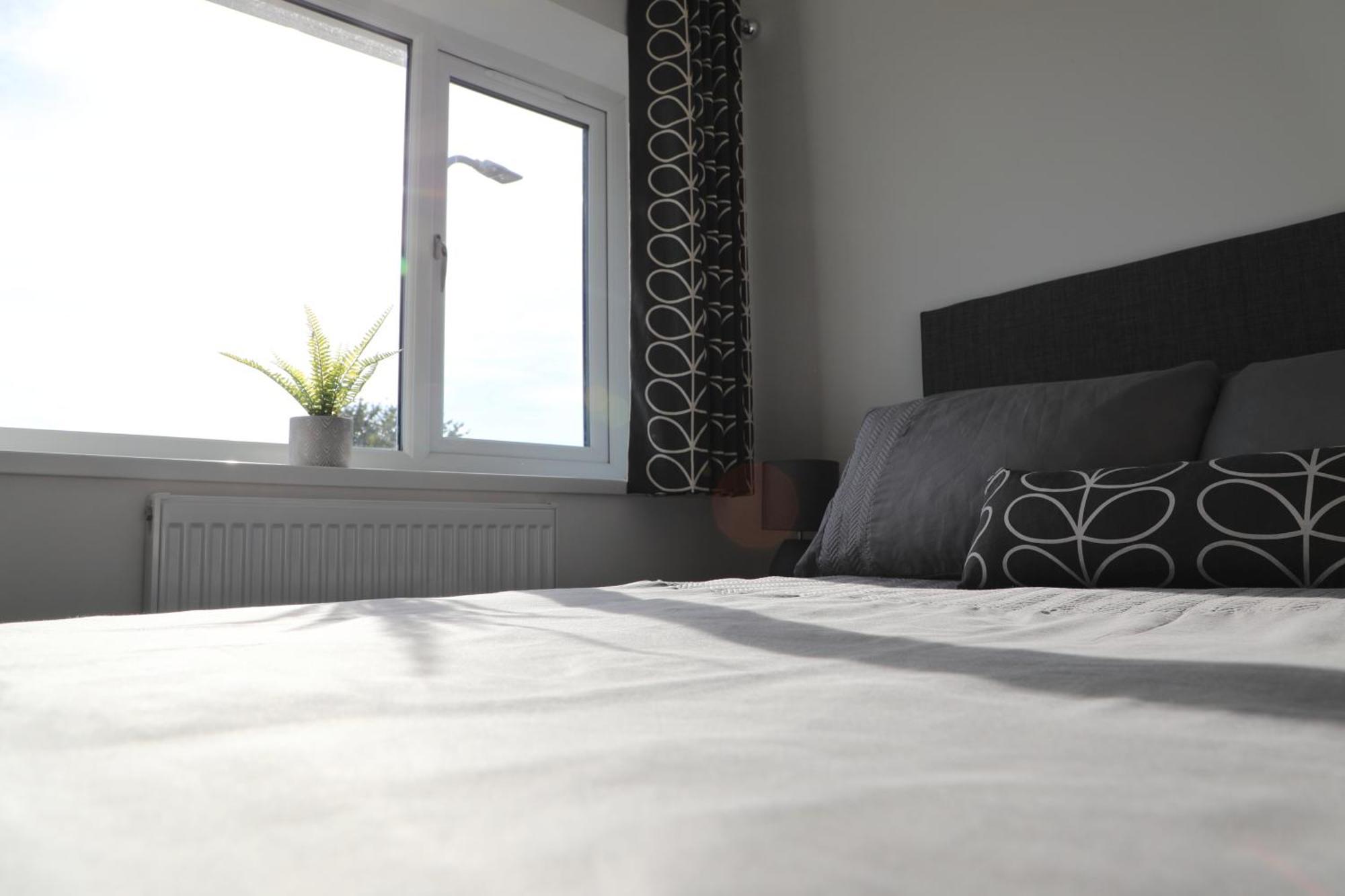 Modern, Two Double Bedroom House With Free Parking Chepstow Buitenkant foto