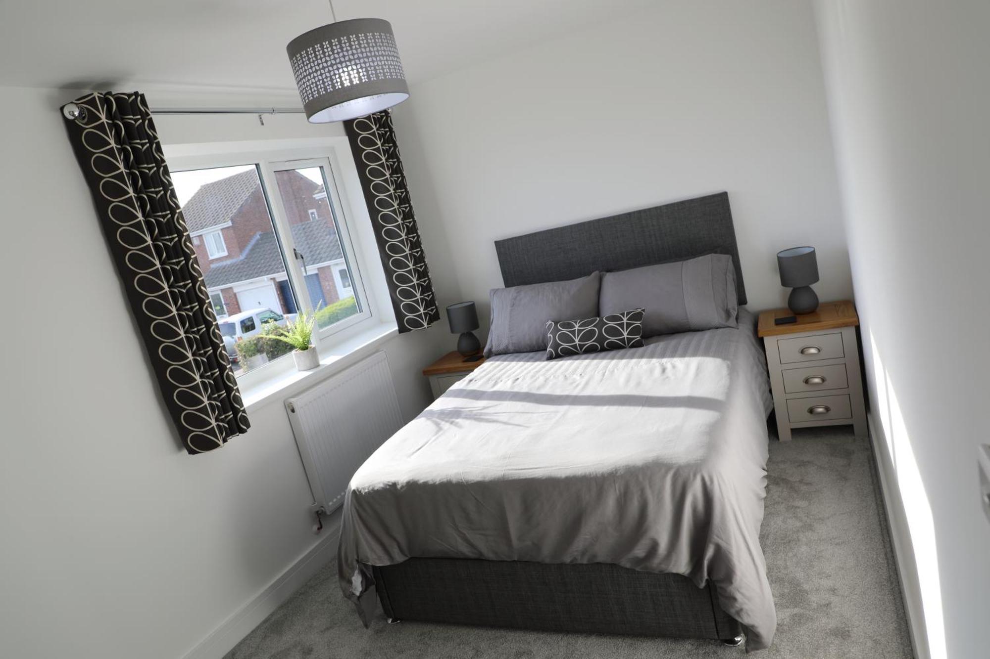 Modern, Two Double Bedroom House With Free Parking Chepstow Buitenkant foto