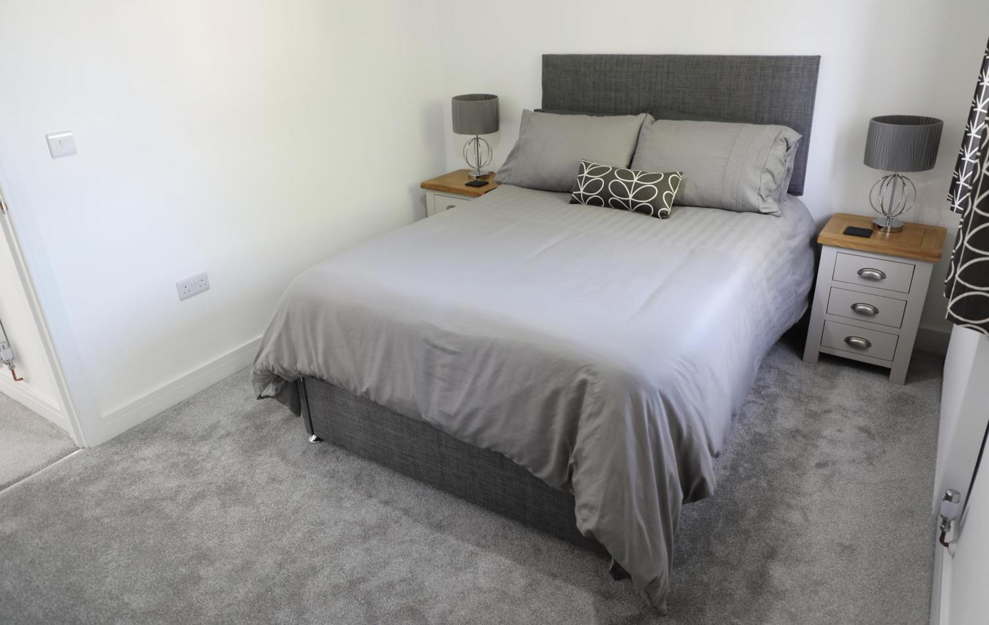 Modern, Two Double Bedroom House With Free Parking Chepstow Buitenkant foto