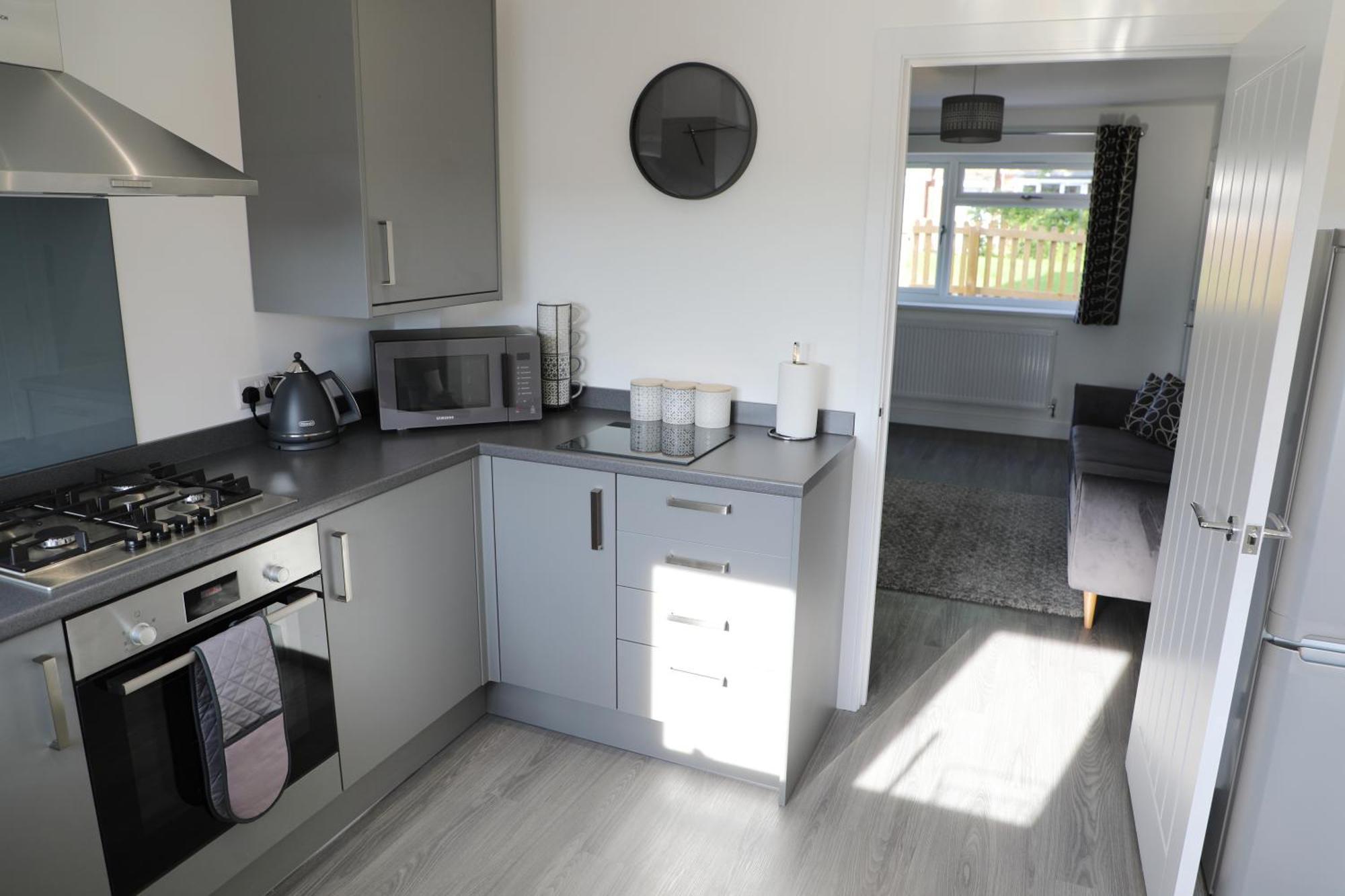 Modern, Two Double Bedroom House With Free Parking Chepstow Buitenkant foto