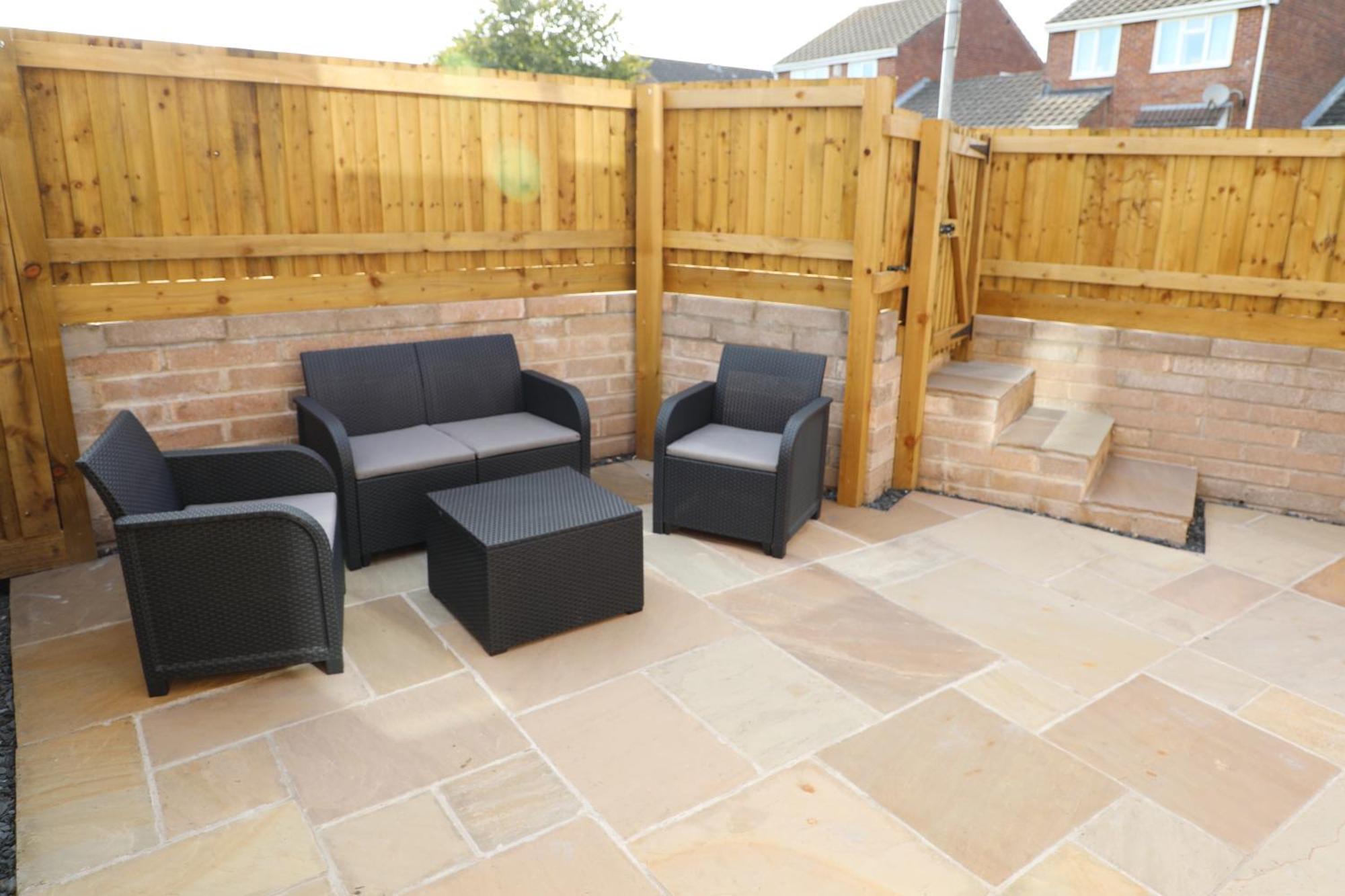 Modern, Two Double Bedroom House With Free Parking Chepstow Buitenkant foto
