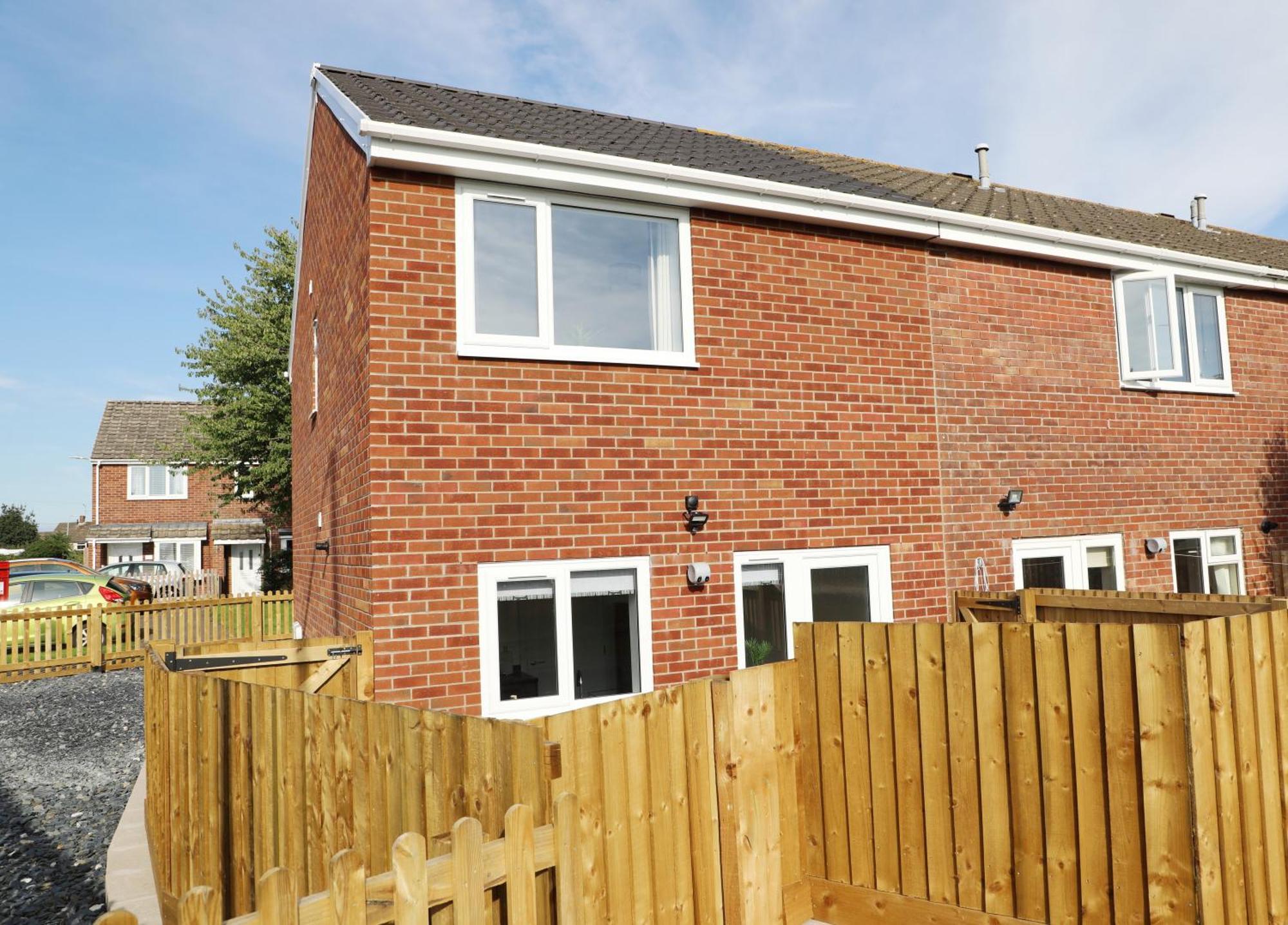 Modern, Two Double Bedroom House With Free Parking Chepstow Buitenkant foto